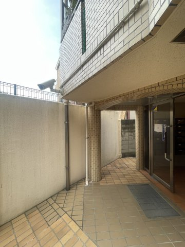 日神パレス西新宿のロビー|清潔なエントランスです