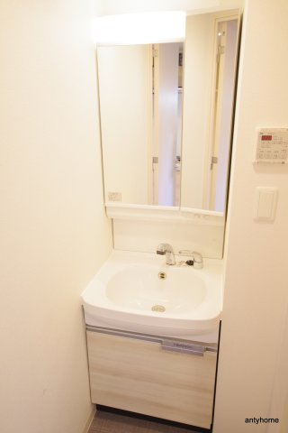 プレサンス新大阪ストリーム　仲介手数料無料の洗面所