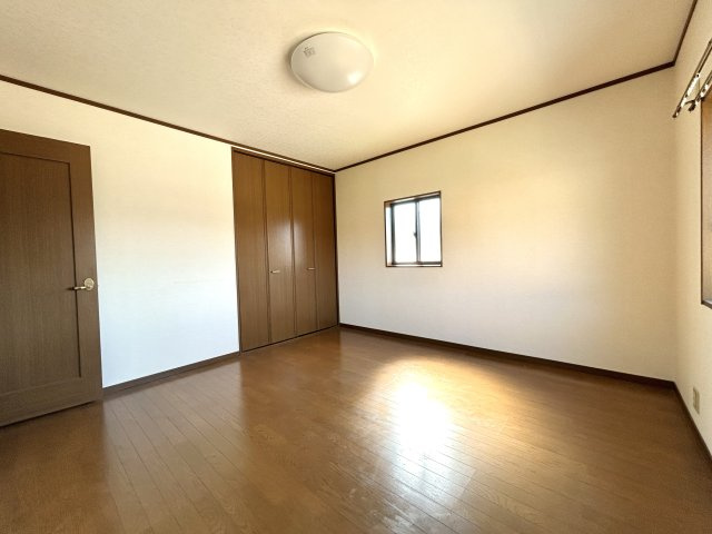 中古住宅　粟野東1丁目の洋室