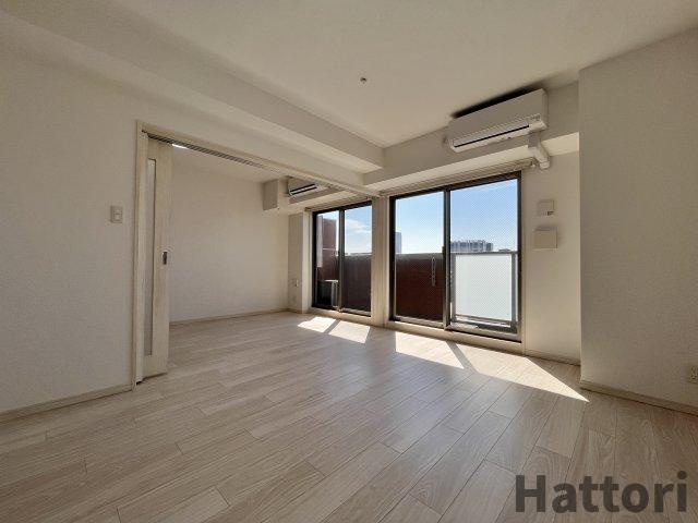 ORSUS新大阪（旧プレジオ新大阪ROUGE）の居間・リビング