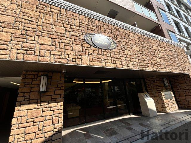 ORSUS新大阪（旧プレジオ新大阪ROUGE）のエントランス