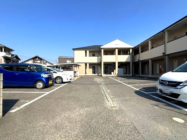 シエル金剛の駐車場