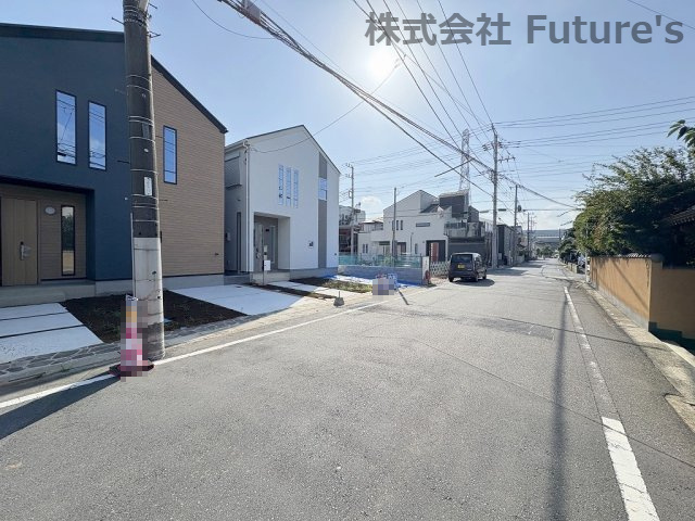 三郷市高州1丁目　新築戸建　全2棟　1号棟の前面道路含む現地写真|前面道路含む現地写真です。
