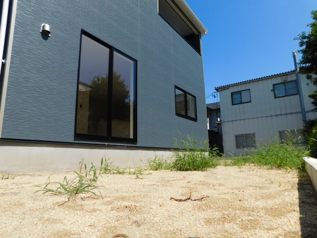 稲沢市平和町西光坊大門北の新築一戸建の庭|◇南庭◇　　南面に庭付き♪　家庭菜園などお楽しみいただけるスペース♪