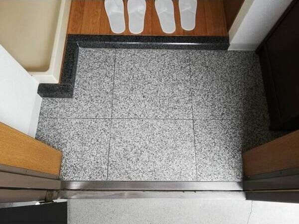 メゾン・ド・ミュゼの玄関