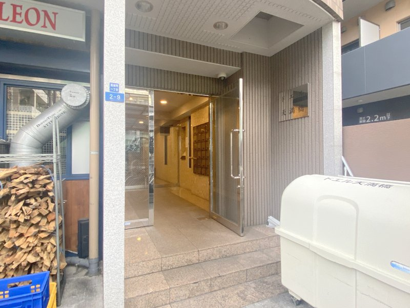 ドエル天満橋　仲介手数料無料のエントランス
