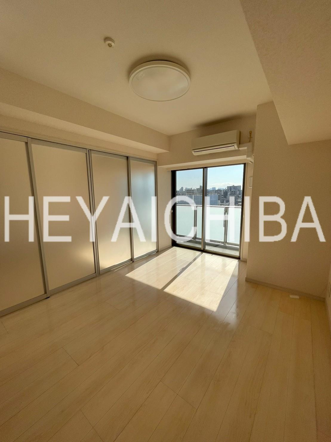 シュールフローレの居間・リビング