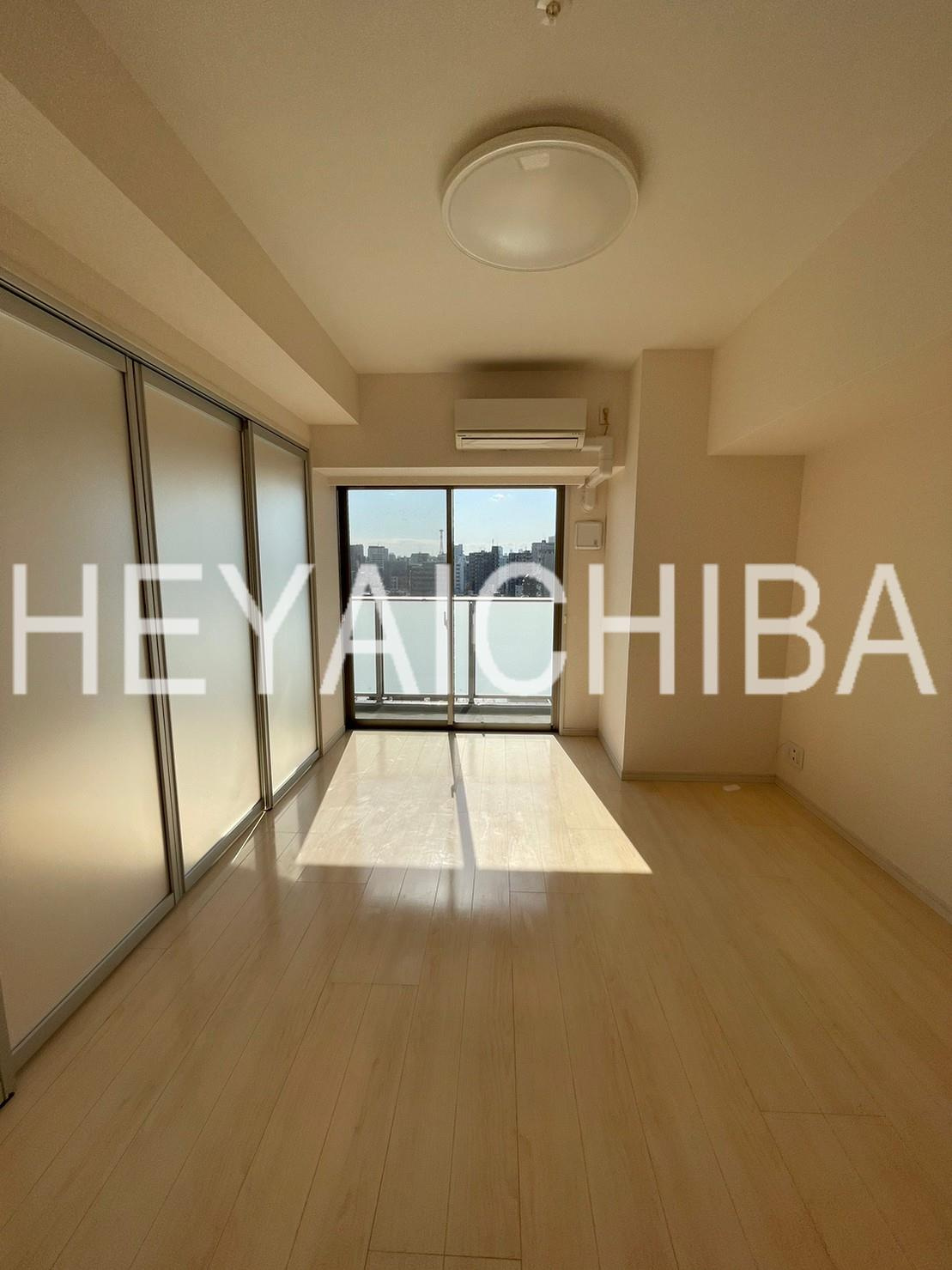 シュールフローレの居間・リビング