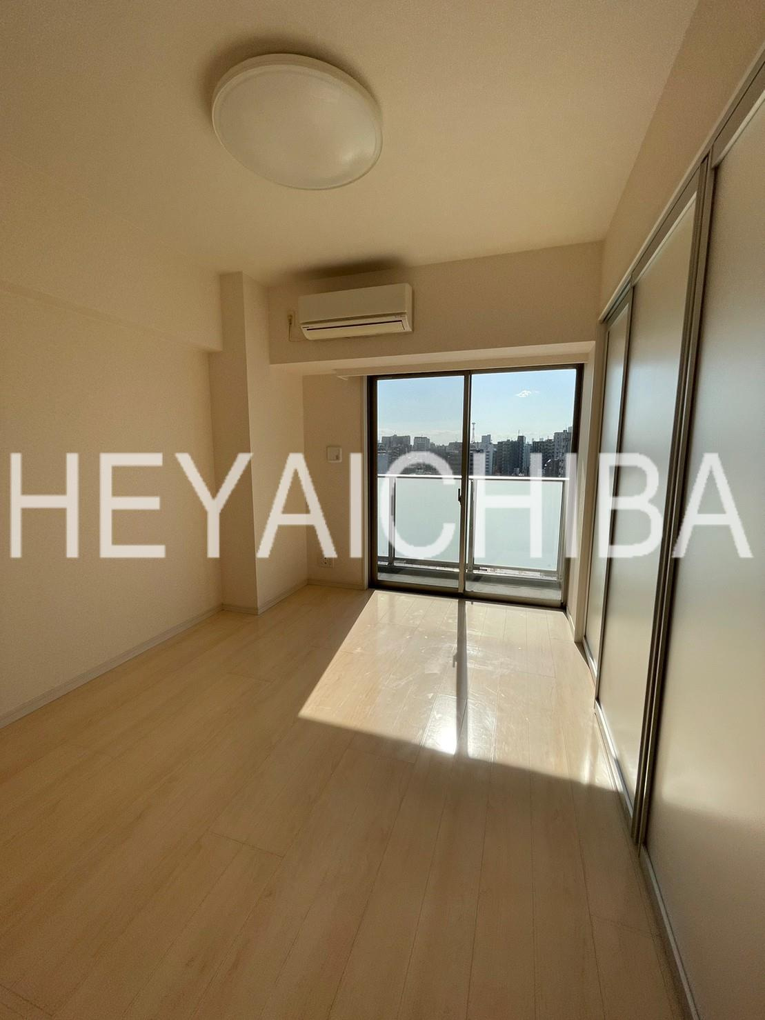 シュールフローレの寝室