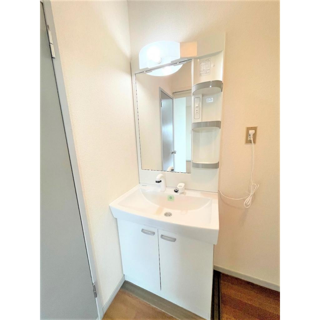 サンビレッジアヴェニューCの独立洗面台|※写真は202のもの