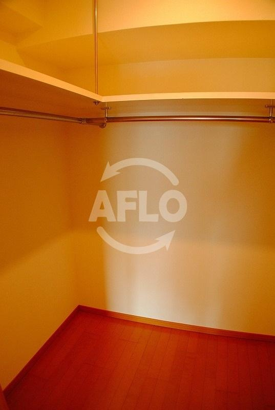 リーガルタワー船場の収納|リーガルタワー船場　ウォークインクローゼット