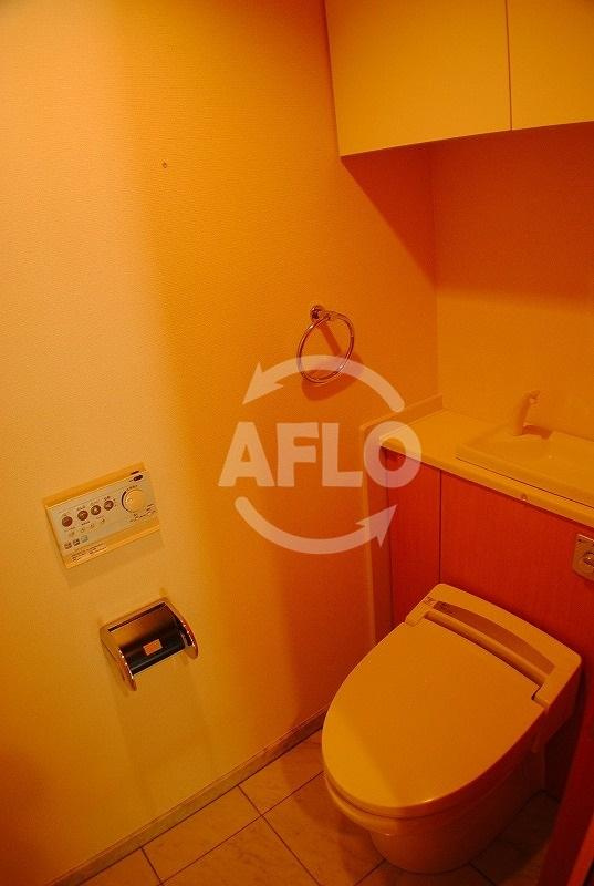 リーガルタワー船場のトイレ|リーガルタワー船場　温水暖房便座