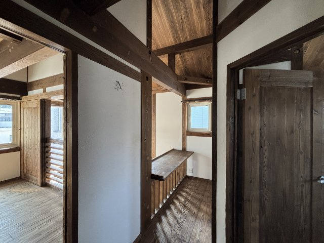 中古戸建　　伴南５丁目のその他|2階のフリースペースに設けた隠れ家的なカウンター。家族の気配を感じつつ、程よいプライベートを確保できます。