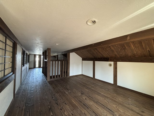 中古戸建　　伴南５丁目の収納|こんなに広い小屋裏収納、見たことありますか？秘密基地のようなワクワクする空間です。