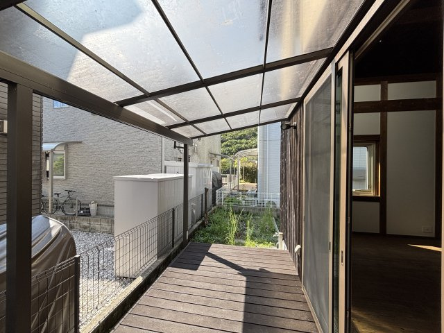 中古戸建　　伴南５丁目のその他|リビングの延長として活用できる広々ウッドデッキ。天気の良い日は、ここで読書やティータイムを。