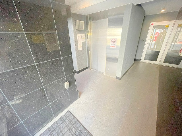 レクシア西中島Ⅰのエントランス