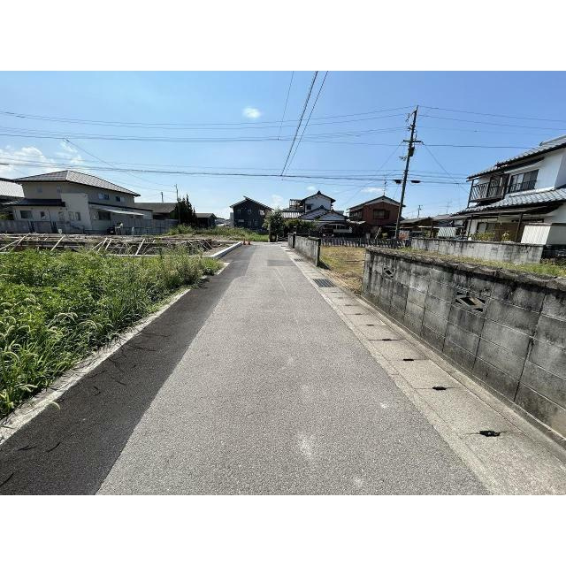 宇高町2丁目　売土地の前面道路含む現地写真