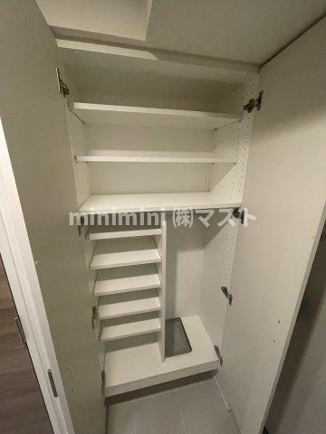 大阪市西区立売堀４丁目の賃貸マンションの収納