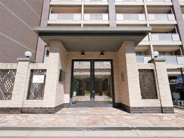 アーバンフラッツ西中島のエントランス