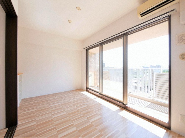 アーバンフラッツ西中島の居間・リビング