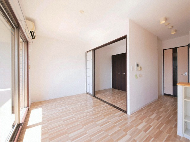 アーバンフラッツ西中島の居間・リビング