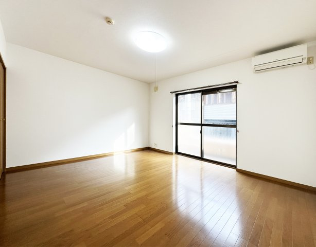 ファミール西町の居間・リビング