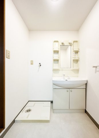 ファミール西町の洗面所