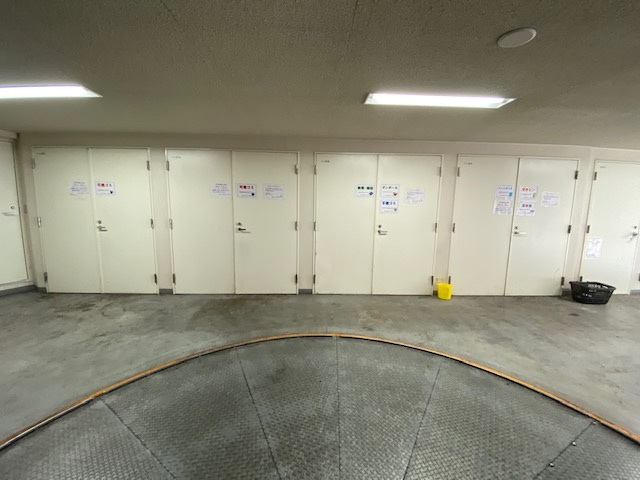 プライムアーバン日本橋横山町のエントランス|24時間利用可能なゴミ置場