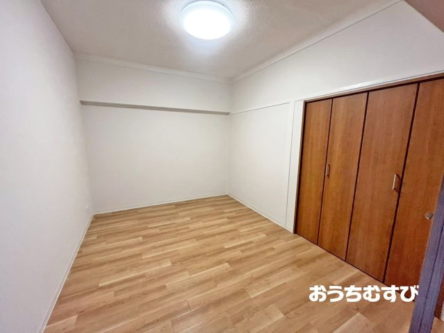 守山区森孝西住宅1号棟 8階の洋室
