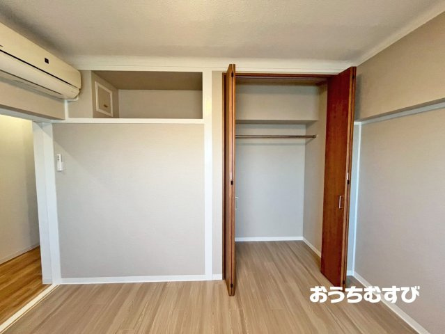 守山区森孝西住宅1号棟 8階の洋室