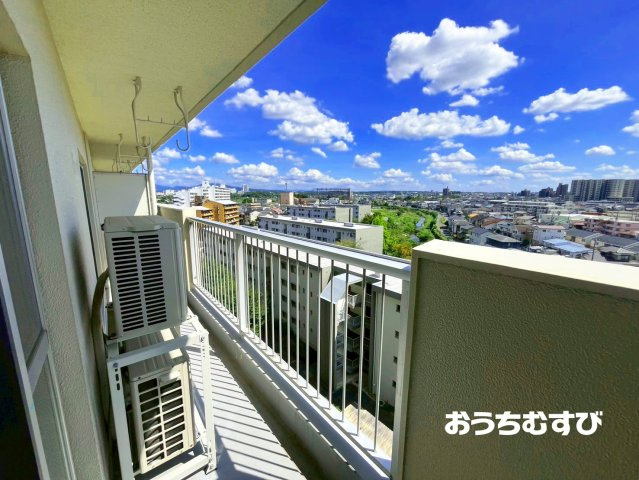 守山区森孝西住宅1号棟 8階のバルコニー