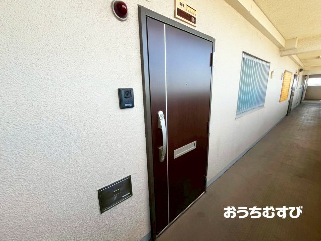 守山区森孝西住宅1号棟 8階の玄関