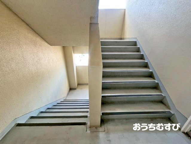 守山区森孝西住宅1号棟 8階のその他共用部分