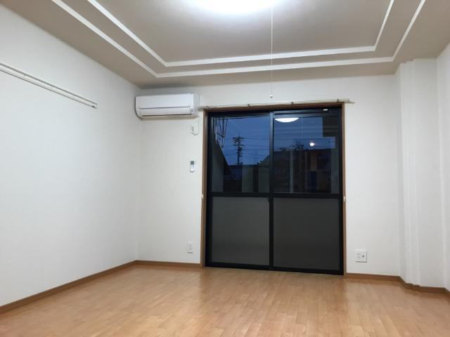 ソレイユ２１の居間・リビング|室内