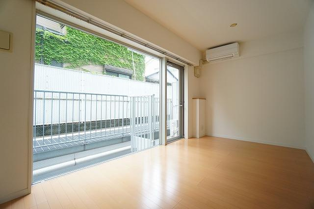 アーバンフラッツ目黒本町の居間・リビング