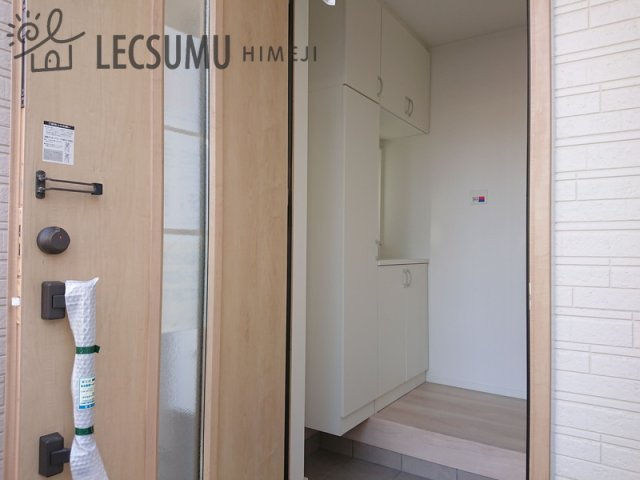 姫路市庄田／新築戸建の玄関|同社施工例