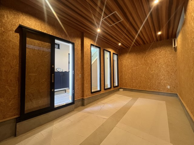 スカイバルコニーのあるガレージハウス！厚木市下依知１丁目新築戸建