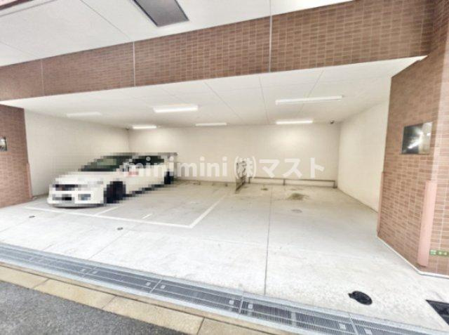 オルフェア西九条の駐車場