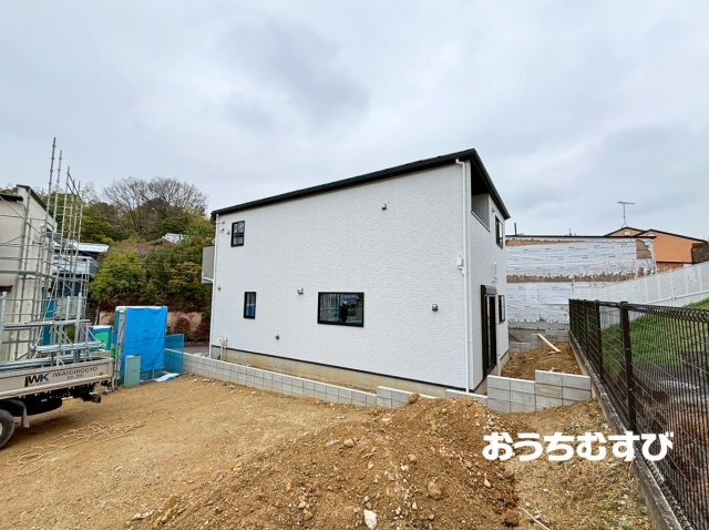 守山区翠松園3期(全3棟)の庭