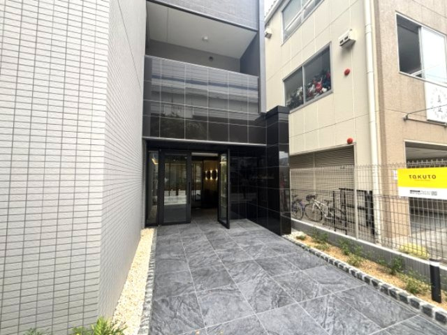 ファーストフィオーレ東灘のエントランス