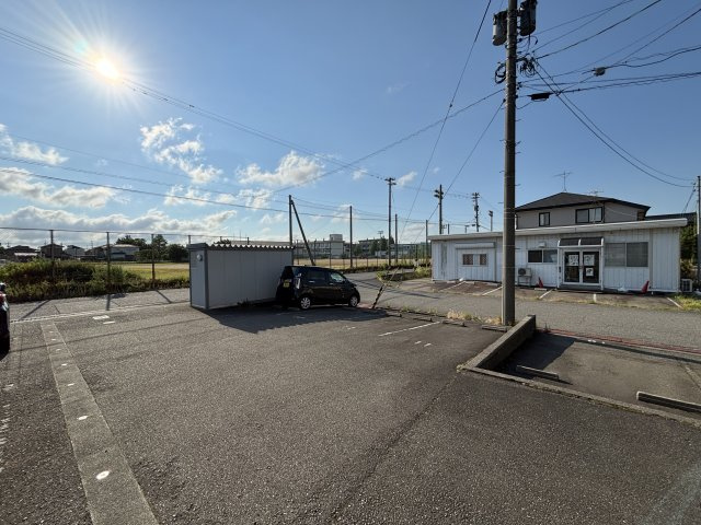 メゾン・ド・セレッソの駐車場