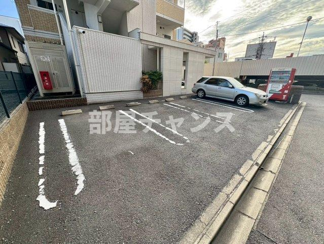 アルシオンの駐車場