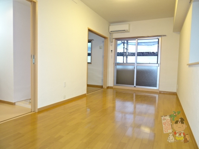 ピュア京橋の居間・リビング