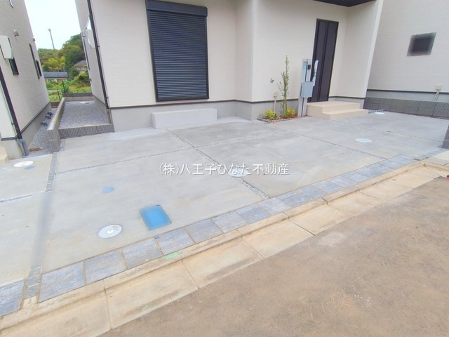 祝：成約済み　八王子市　元八王子町　新築戸建ての駐車場|～仲介手数料無料☆八王子ひなた不動産～　八王子市元八王子町　新築戸建て