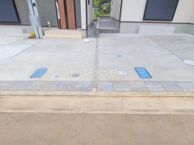 祝：成約済み　八王子市　元八王子町　新築戸建ての駐車場|～仲介手数料無料☆八王子ひなた不動産～　八王子市元八王子町　新築戸建て