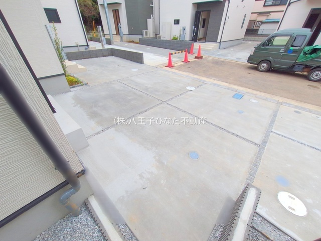 祝：成約済み　八王子市　元八王子町　新築戸建ての駐車場|～仲介手数料無料☆八王子ひなた不動産～　八王子市元八王子町　新築戸建て