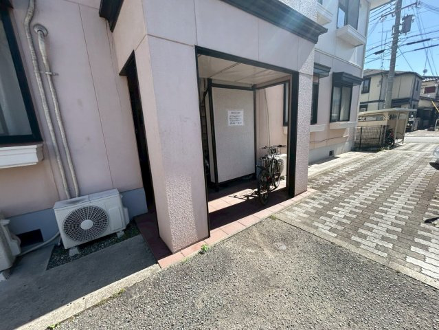 ハイツ王塚の駐車場