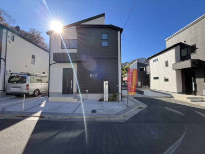 祝　成約済み　八王子市　元八王子町　新築戸建ての前面道路含む現地写真|～仲介手数料無料☆八王子ひなた不動産～　八王子市元八王子町　新築戸建て