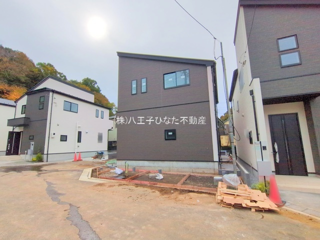 祝：成約済み　八王子市　元八王子町　新築戸建ての前面道路含む現地写真|～仲介手数料無料☆八王子ひなた不動産～　八王子市元八王子町　新築戸建て