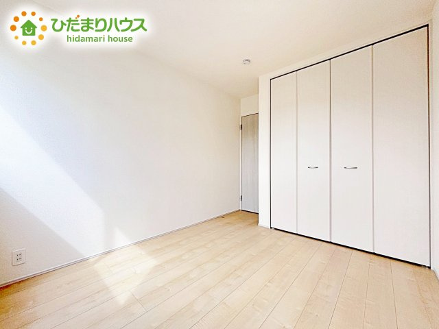 【洋室】 | 第1笠間市笠間　新築戸建　2号棟 | シンプルな内観ですのでさまざまなインテリアスタイルを楽しめます。